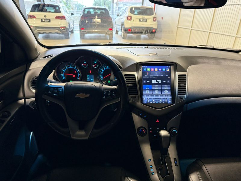 Chevrolet Cruze 1.8 Lt 16v 2012/2013 SIM VEÍCULOS PORTO ALEGRE / Carros no Vale