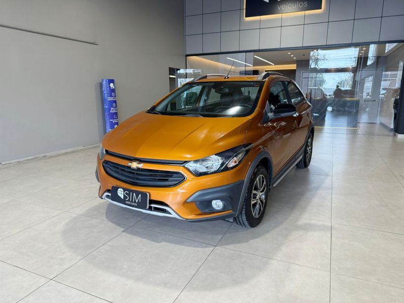 Chevrolet Onix 1.4 Act 2016/2017 SIM VEÍCULOS PORTO ALEGRE / Carros no Vale