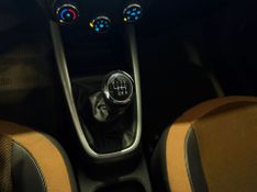 Chevrolet Onix 1.4 Act 2016/2017 SIM VEÍCULOS PORTO ALEGRE / Carros no Vale