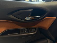 Chevrolet Onix 1.4 Act 2016/2017 SIM VEÍCULOS PORTO ALEGRE / Carros no Vale