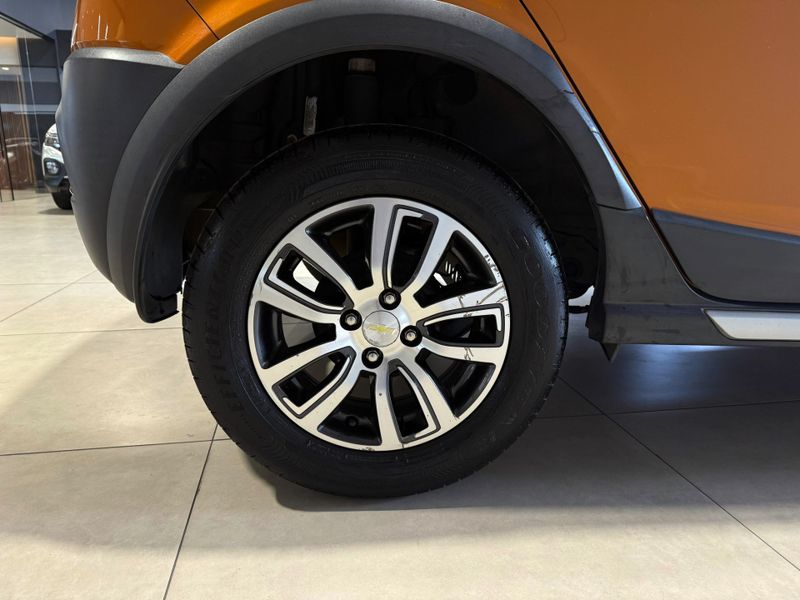 Chevrolet Onix 1.4 Act 2016/2017 SIM VEÍCULOS PORTO ALEGRE / Carros no Vale