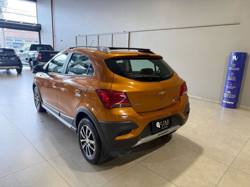 Chevrolet Onix 1.4 Act 2016/2017 SIM VEÍCULOS PORTO ALEGRE / Carros no Vale