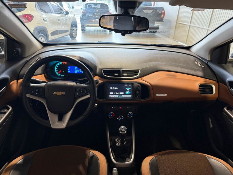 Chevrolet Onix 1.4 Act 2016/2017 SIM VEÍCULOS PORTO ALEGRE / Carros no Vale