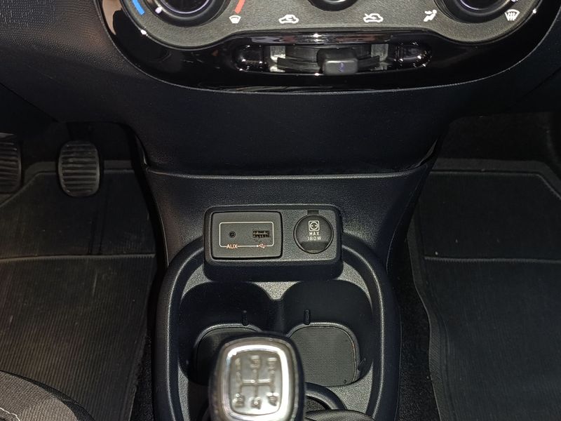 Fiat Mobi Like On 1.0 Fire 2016/2017 SIM VEÍCULOS PORTO ALEGRE / Carros no Vale