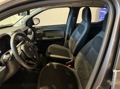 Fiat Mobi Trekking 1.0 2022/2023 SIM VEÍCULOS PORTO ALEGRE / Carros no Vale