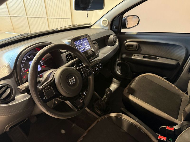Fiat Mobi Trekking 1.0 2022/2023 SUZUKI GRAN VITARA 4X2 2.0 2014/2014 / Carros no Vale