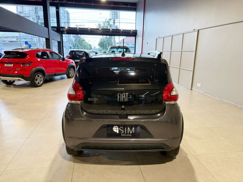 Fiat Mobi Trekking 1.0 2022/2023 SUZUKI GRAN VITARA 4X2 2.0 2014/2014 / Carros no Vale