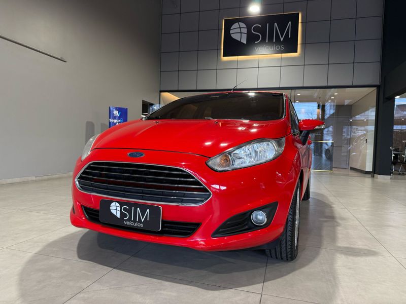 Ford Fiesta 1.6 Titanium Hatch 16v Powershift 2014/2015 SIM VEÍCULOS PORTO ALEGRE / Carros no Vale