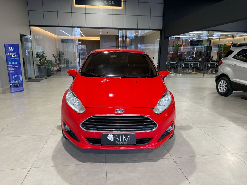 Ford Fiesta 1.6 Titanium Hatch 16v Powershift 2014/2015 SIM VEÍCULOS PORTO ALEGRE / Carros no Vale