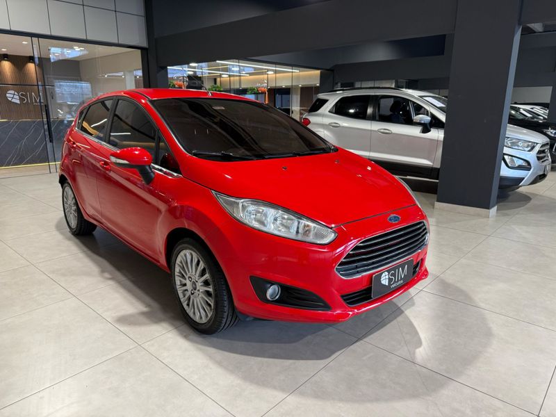 Ford Fiesta 1.6 Titanium Hatch 16v Powershift 2014/2015 SIM VEÍCULOS PORTO ALEGRE / Carros no Vale