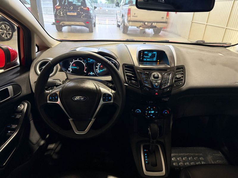 Ford Fiesta 1.6 Titanium Hatch 16v Powershift 2014/2015 SUZUKI GRAN VITARA 4X2 2.0 2014/2014 / Carros no Vale