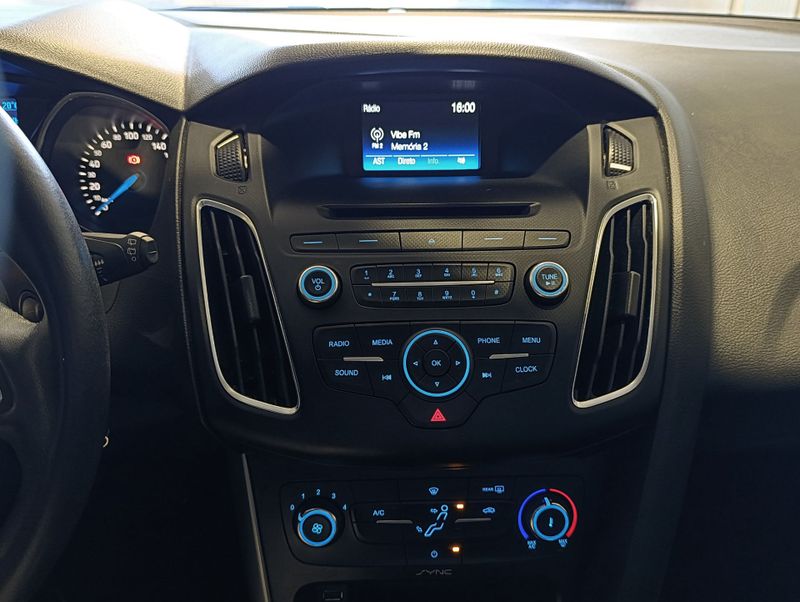 Ford Focus 1.6 Se 16v 2017/2018 SIM VEÍCULOS PORTO ALEGRE / Carros no Vale