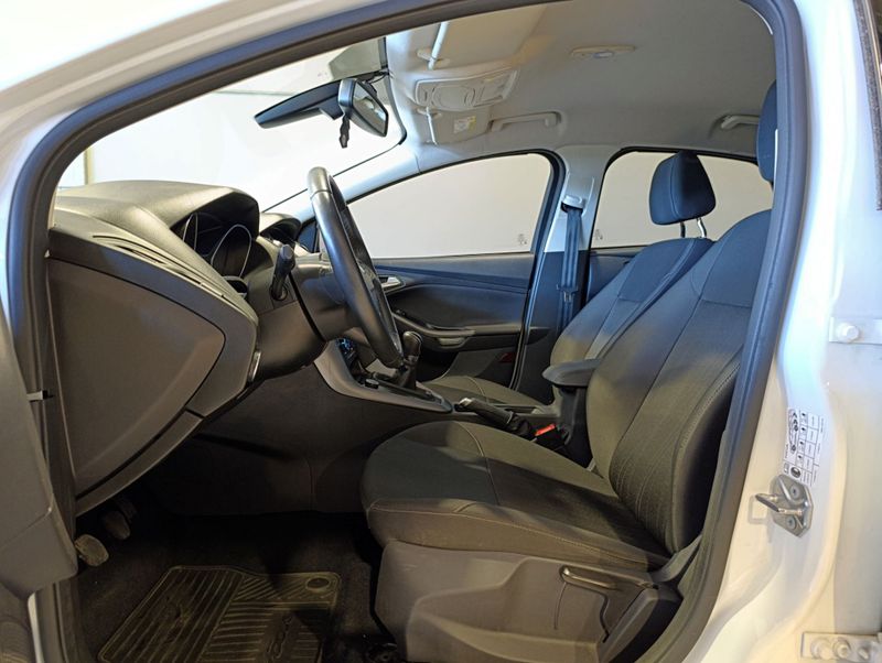 Ford Focus 1.6 Se 16v 2017/2018 SIM VEÍCULOS PORTO ALEGRE / Carros no Vale
