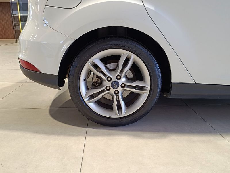 Ford Focus 1.6 Se 16v 2017/2018 SIM VEÍCULOS PORTO ALEGRE / Carros no Vale