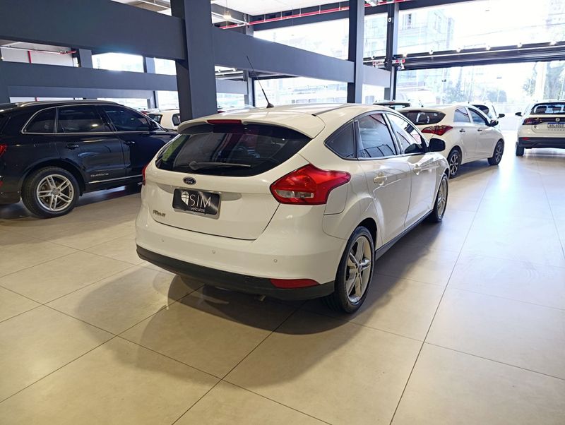 Ford Focus 1.6 Se 16v 2017/2018 SIM VEÍCULOS PORTO ALEGRE / Carros no Vale