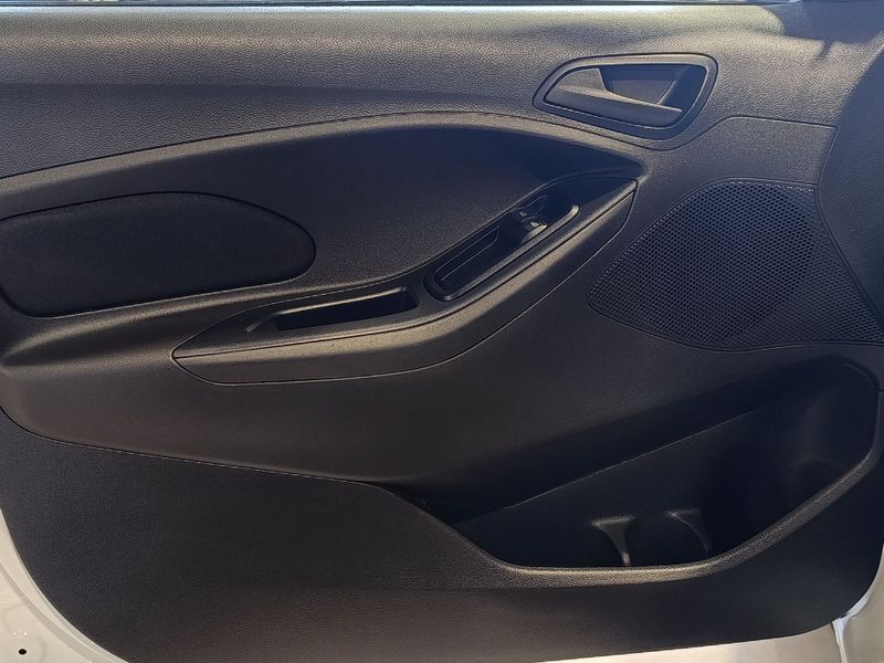 Ford Ka 1.5 Sedan Se 12v 2018/2019 SUZUKI GRAN VITARA 4X2 2.0 2014/2014 / Carros no Vale