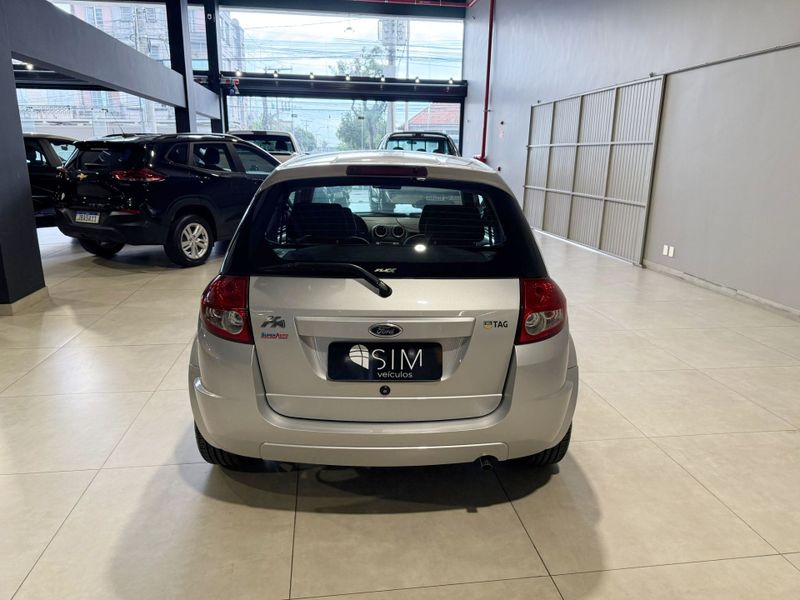 Ford Ka 2009/2010 SUZUKI GRAN VITARA 4X2 2.0 2014/2014 / Carros no Vale