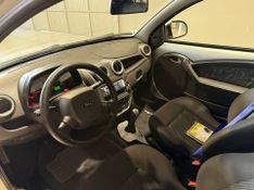 Ford Ka 2009/2010 SUZUKI GRAN VITARA 4X2 2.0 2014/2014 / Carros no Vale