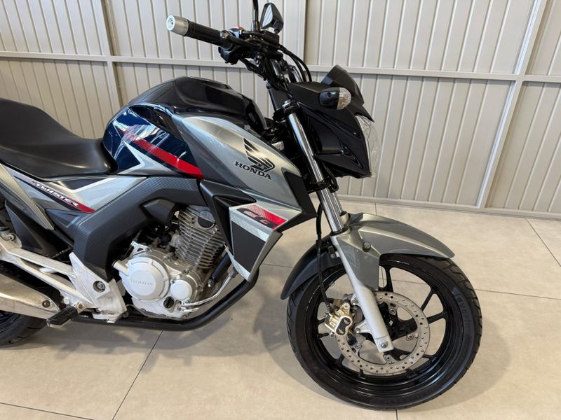 Honda Motos Cb 250f Twister 2017/2018 SUZUKI GRAN VITARA 4X2 2.0 2014/2014 / Carros no Vale