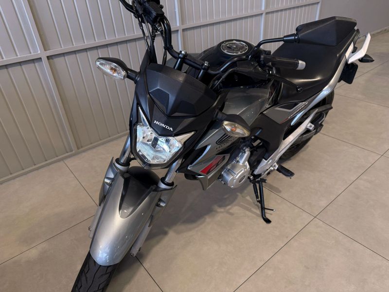 Honda Motos Cb 250f Twister 2017/2018 SIM VEÍCULOS PORTO ALEGRE / Carros no Vale