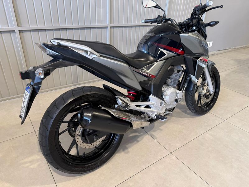 Honda Motos Cb 250f Twister 2017/2018 SIM VEÍCULOS PORTO ALEGRE / Carros no Vale