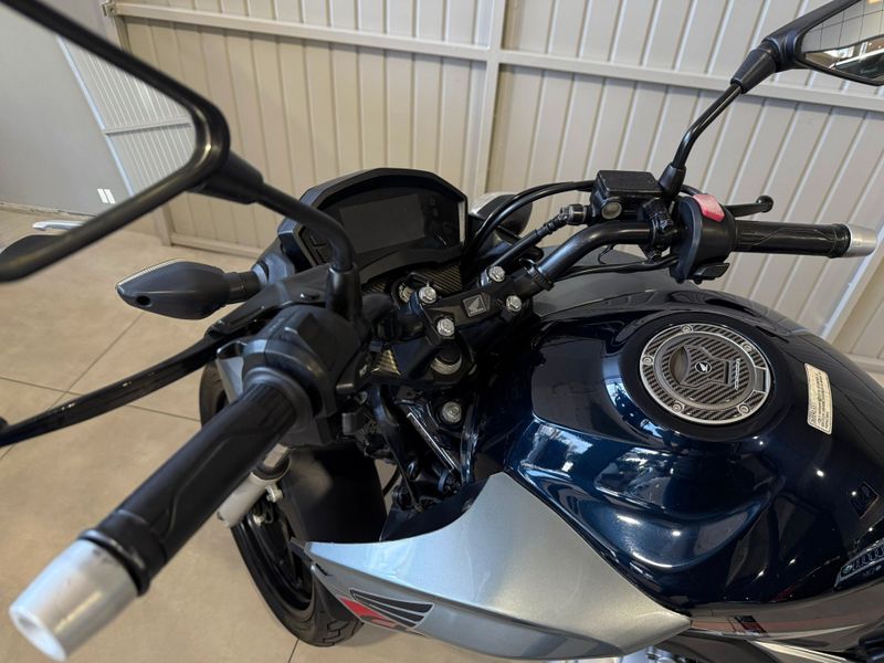 Honda Motos Cb 250f Twister 2017/2018 SIM VEÍCULOS PORTO ALEGRE / Carros no Vale