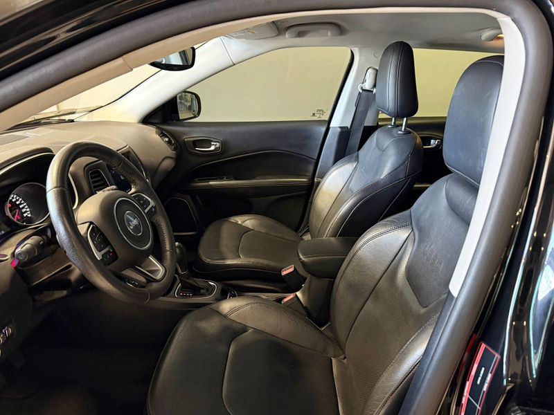 Jeep Compass Longitude 2.0 4×2 16v 2018/2018 SIM VEÍCULOS PORTO ALEGRE / Carros no Vale