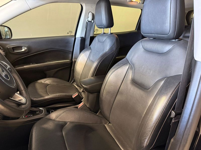 Jeep Compass Longitude 2.0 4×2 16v 2018/2018 SIM VEÍCULOS PORTO ALEGRE / Carros no Vale