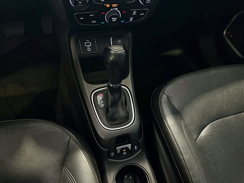 Jeep Compass Longitude 2.0 4×2 16v 2018/2018 SIM VEÍCULOS PORTO ALEGRE / Carros no Vale