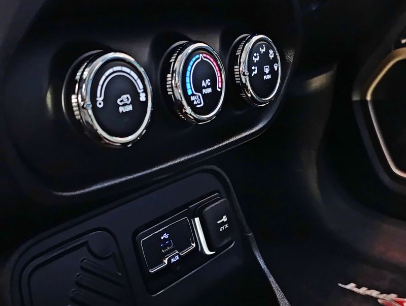 Jeep Renegade Sport 2015/2016 SIM VEÍCULOS PORTO ALEGRE / Carros no Vale
