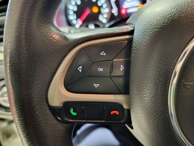 Jeep Renegade Sport 2015/2016 SIM VEÍCULOS PORTO ALEGRE / Carros no Vale