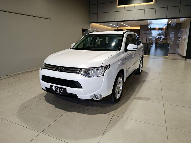 Mitsubishi Outlander 3.0 Gt 4×4 V6 24v 2014/2015 SIM VEÍCULOS PORTO ALEGRE / Carros no Vale