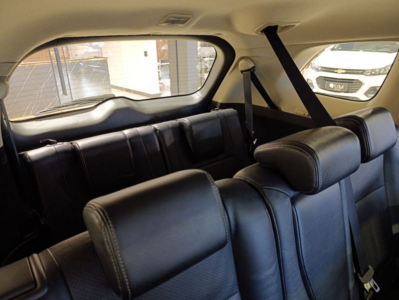 Mitsubishi Outlander 3.0 Gt 4×4 V6 24v 2014/2015 SIM VEÍCULOS PORTO ALEGRE / Carros no Vale