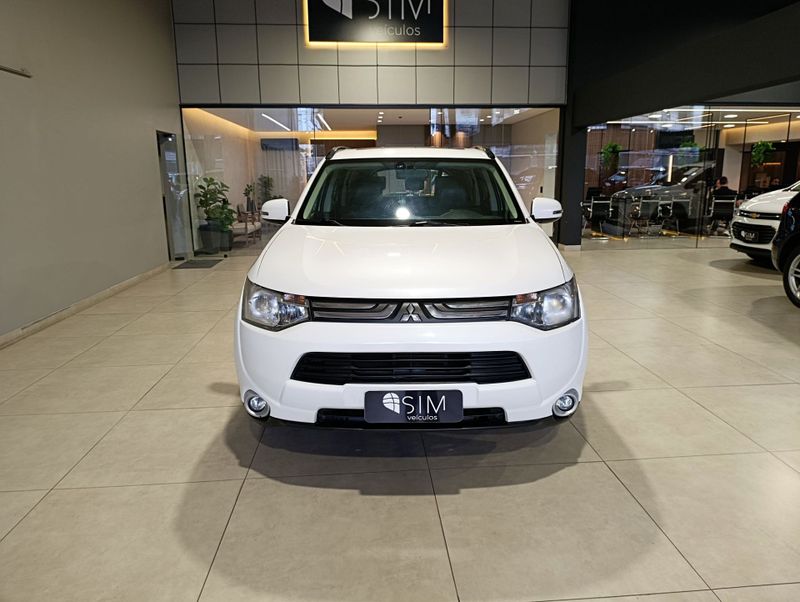 Mitsubishi Outlander 3.0 Gt 4×4 V6 24v 2014/2015 SIM VEÍCULOS PORTO ALEGRE / Carros no Vale