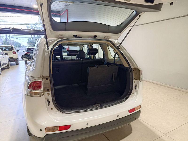 Mitsubishi Outlander 3.0 Gt 4×4 V6 24v 2014/2015 SUZUKI GRAN VITARA 4X2 2.0 2014/2014 / Carros no Vale