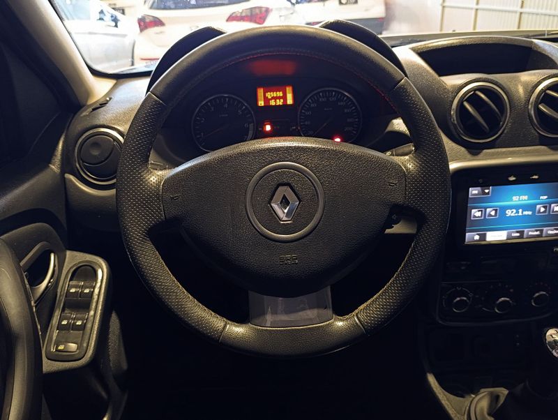 Renault Duster 1.6 Dynamique 4×2 16v 2014/2015 SIM VEÍCULOS PORTO ALEGRE / Carros no Vale