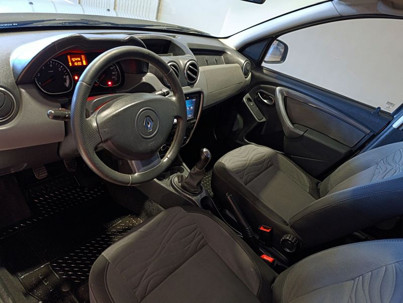 Renault Duster 1.6 Dynamique 4×2 16v 2014/2015 SIM VEÍCULOS PORTO ALEGRE / Carros no Vale
