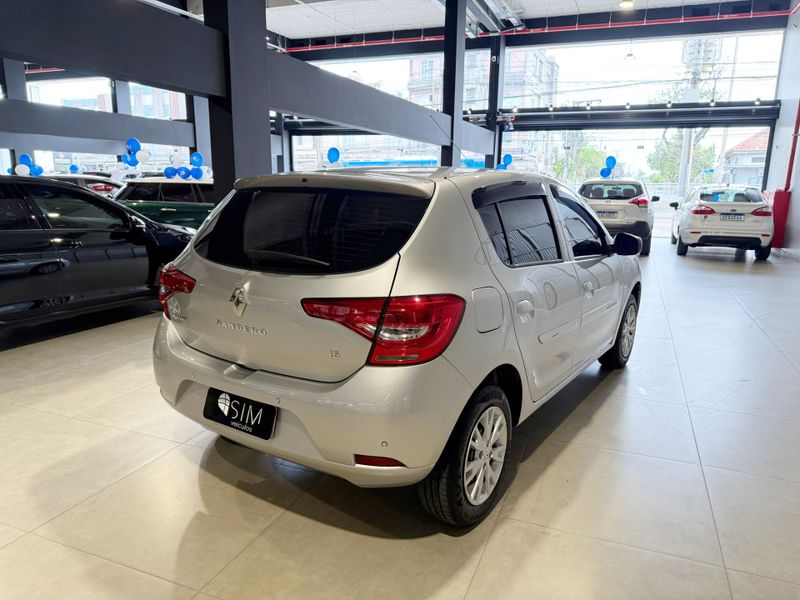 Renault Sandero Zen 1.6 2019/2020 SUZUKI GRAN VITARA 4X2 2.0 2014/2014 / Carros no Vale