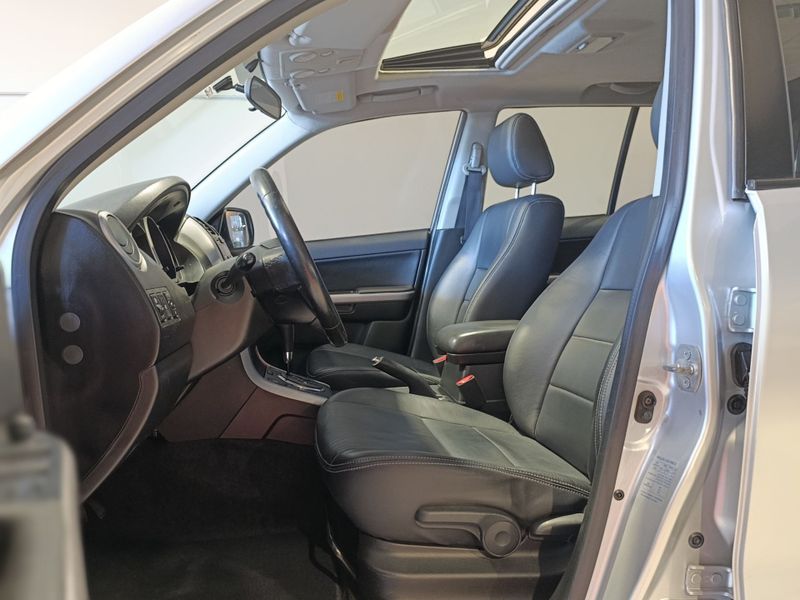 Suzuki Gran Vitara 4×2 2.0 2014/2014 SIM VEÍCULOS PORTO ALEGRE / Carros no Vale