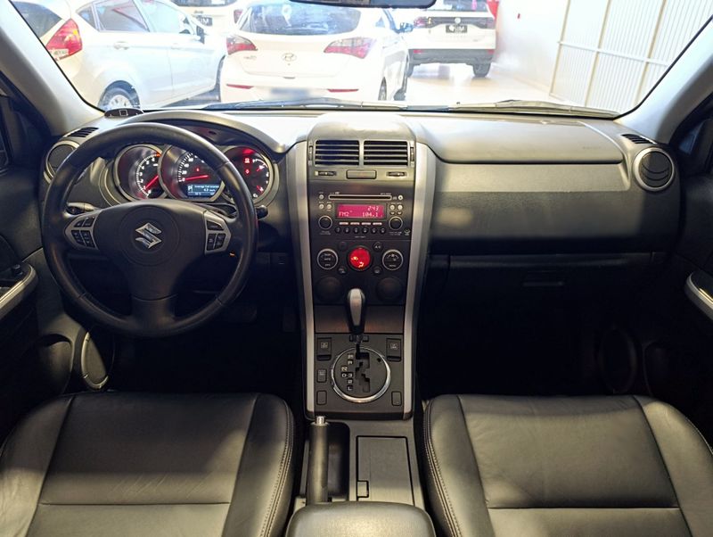 Suzuki Gran Vitara 4×2 2.0 2014/2014 SIM VEÍCULOS PORTO ALEGRE / Carros no Vale