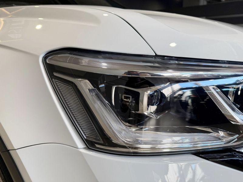 Volkswagen Taos 1.4 250 Tsi Highline 2024/2024 SUZUKI GRAN VITARA 4X2 2.0 2014/2014 / Carros no Vale