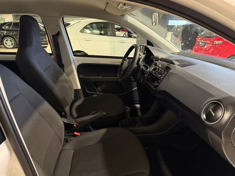 Volkswagen Up 1.0 Mpi Total 2019/2020 SIM VEÍCULOS PORTO ALEGRE / Carros no Vale