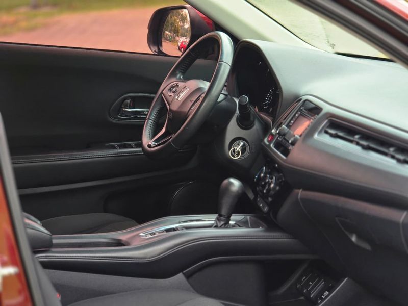 Honda HR-V EX 1.8 Flexone 16V 2016/2016 AUTO NÍVEL VEÍCULOS SANTA CRUZ DO SUL / Carros no Vale