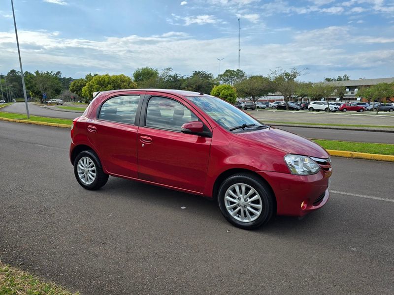 Toyota ETIOS XLS 1.5 16V Mec. 2014/2015 AUTO NÍVEL VEÍCULOS SANTA CRUZ DO SUL / Carros no Vale