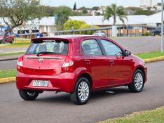 Toyota ETIOS XLS 1.5 16V Mec. 2014/2015 AUTO NÍVEL VEÍCULOS SANTA CRUZ DO SUL / Carros no Vale