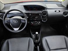 Toyota ETIOS XLS 1.5 16V Mec. 2014/2015 AUTO NÍVEL VEÍCULOS SANTA CRUZ DO SUL / Carros no Vale