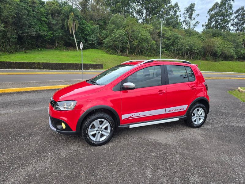 VOLKSWAGEN CROSSFOX 1.6 Mi Total 8V 2011/2011 AUTO NÍVEL VEÍCULOS SANTA CRUZ DO SUL / Carros no Vale