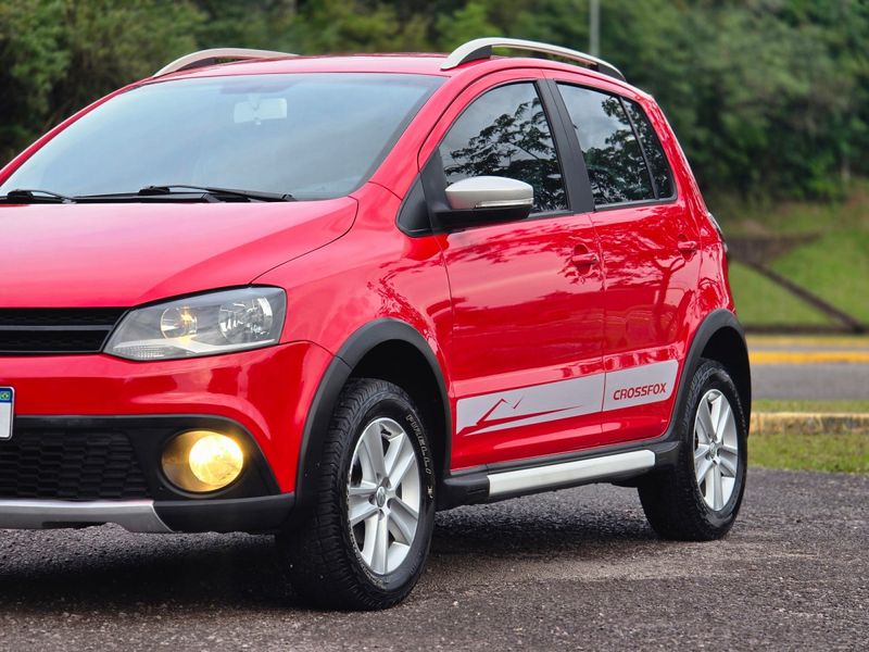 VOLKSWAGEN CROSSFOX 1.6 Mi Total 8V 2011/2011 AUTO NÍVEL VEÍCULOS SANTA CRUZ DO SUL / Carros no Vale