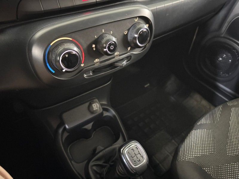 FIAT MOBI 1.0 8V EVO LIKE 2017/2018 SUL SERRA MOTORS CAXIAS DO SUL / Carros no Vale