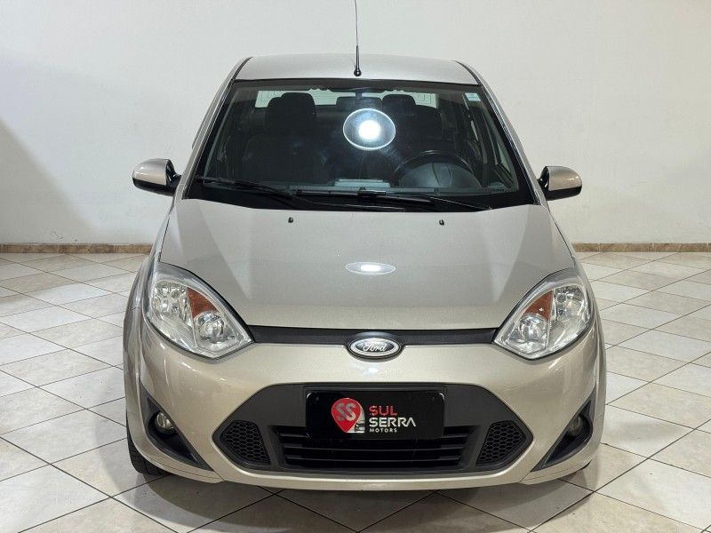 FORD FIESTA 1.6 MPI SEDAN 8V 2013/2014 SUL SERRA MOTORS CAXIAS DO SUL / Carros no Vale